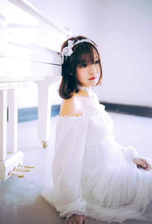 钢琴姐妹花的私房纯美写真