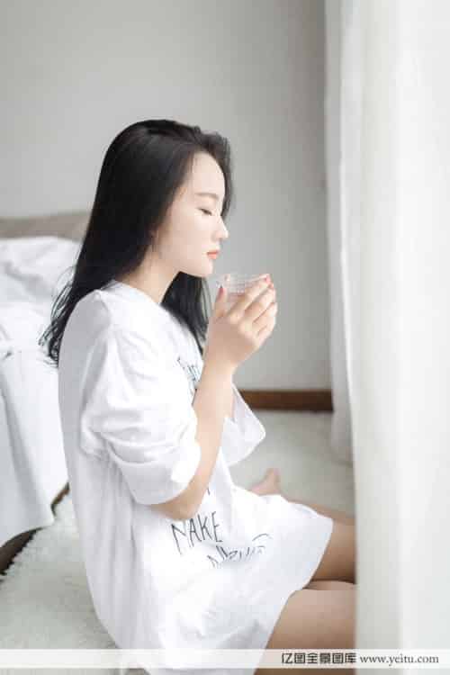 清纯美女青春靓丽气质唯美私房照写真