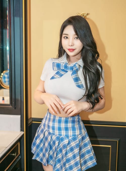 saintphotolife美女模特zzYuri JK制服格子裙黑丝系列私房写真