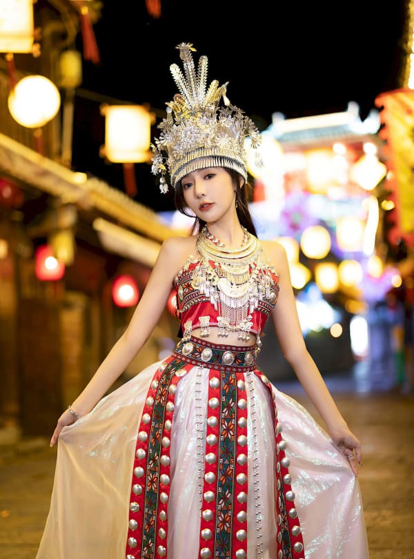 语画界性感女神王馨瑶yanni黑色薄纱少数民族穿搭贵州旅拍
